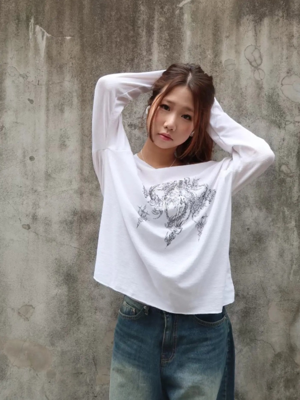 Sz S/M women’s off the shoulder long Sleeve Graphic Tee for Women